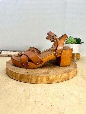 MIA Julia Strappy Platform Clog Sandals Tan Size 8